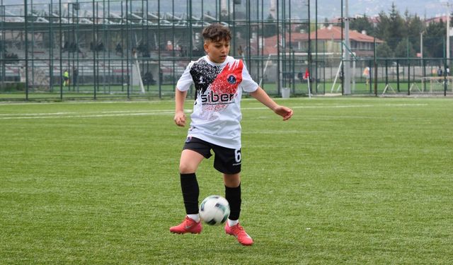 Hem Stoper Hem 6 Numara: Ayaz Ege Şener Geleceğe Hazırlanıyor
