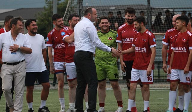 Karaçayır'ın Müdavimi İsmail Akgül Maçları Yakından Takip Etti