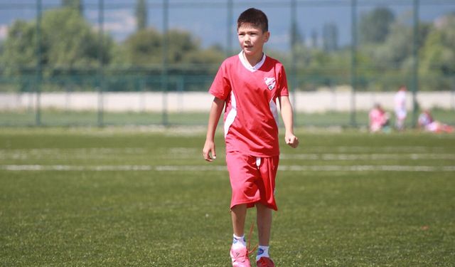 Minik Yaşta Büyük Yetenek! İbrahim Alan Dikkat Çekiyor