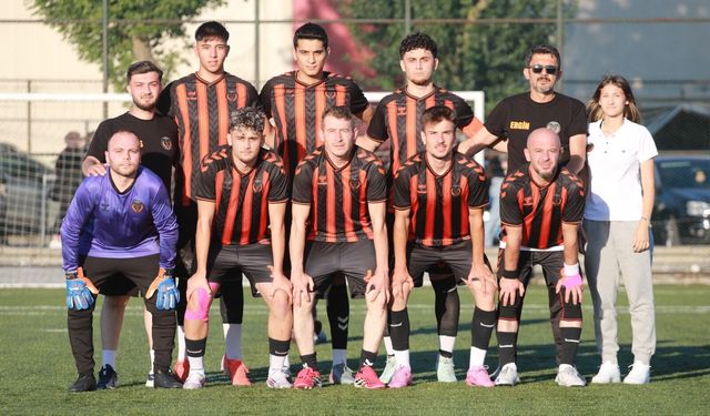 Yeni Pelitçik'ten Gol Şov! 9 Gollü Maçta Liderliğini Perçinledi