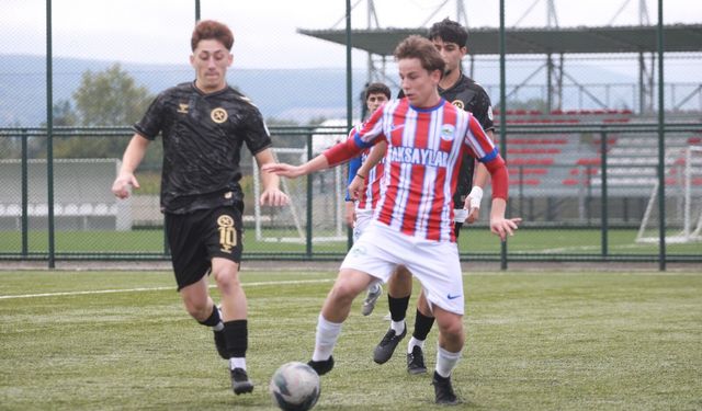 Kıbrıscıkspor U19 Sezona Mağlubiyetle Başladı: Zonguldakspor FK 3 Puanı 3 Golle Aldı