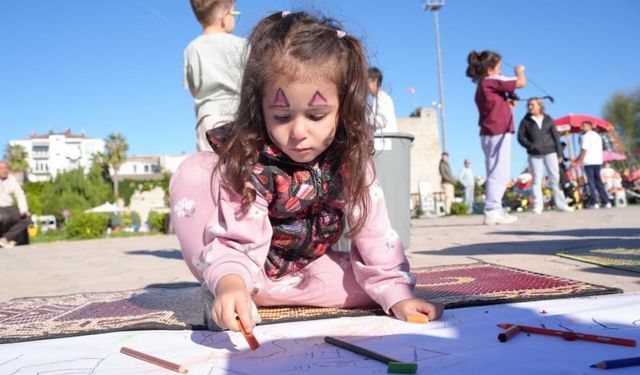 Sinop'ta çocuklar Filistinli yaşıtları için çizdi