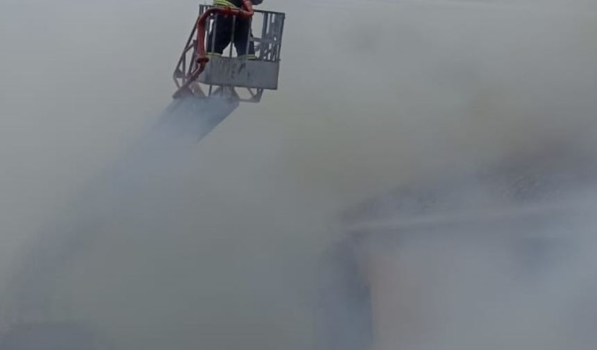Amasya'da yangın çıkan ev kullanılamaz hale geldi