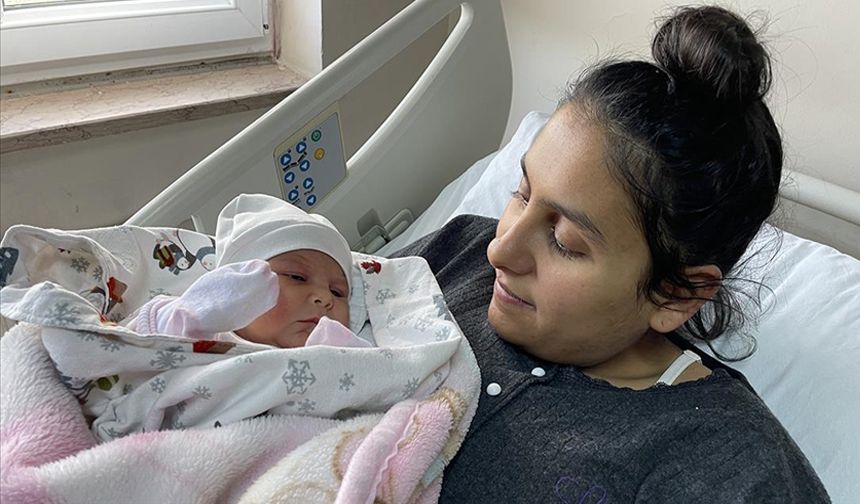 Depremden kurtulan Hataylı ailenin bebeği Bartın'da dünyaya gözlerini açtı