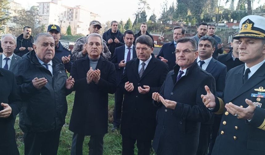 Adalet Bakanı Tunç'un gözleri önünde baygınlık geçird