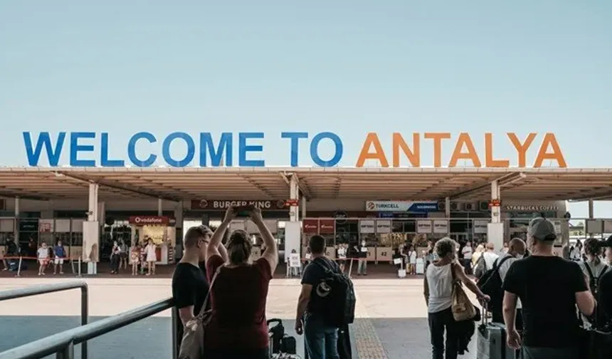 2023'te Antalya 15 milyondan fazla yabancı turist ağırladı