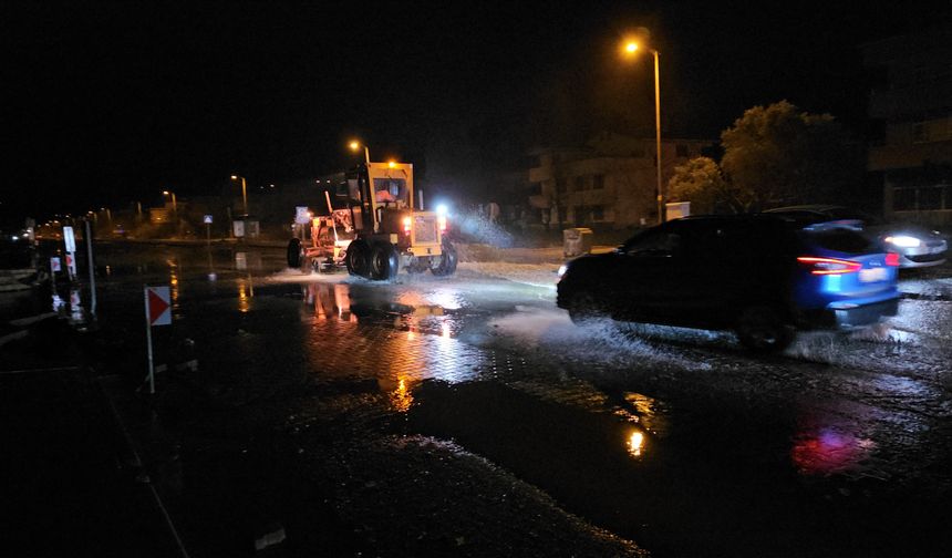 Kastamonu'da deniz taştı, sokaklar su altında kaldı