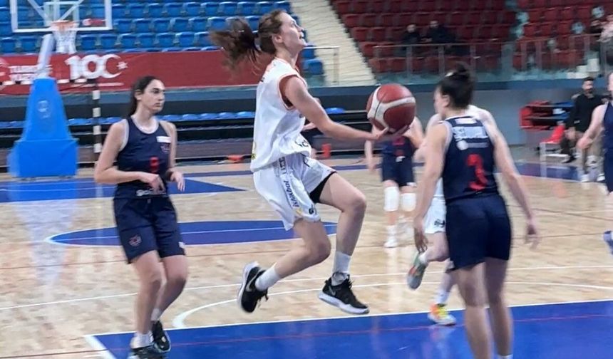 Düzce Atletik evinde galip geldi