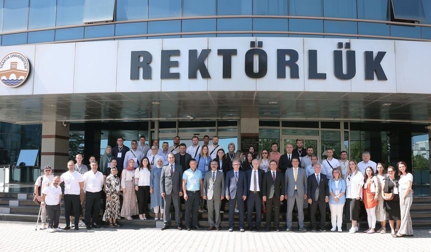 Rektör Uzun, “Balkanlarda Türk Olmak” konferansına katıldı