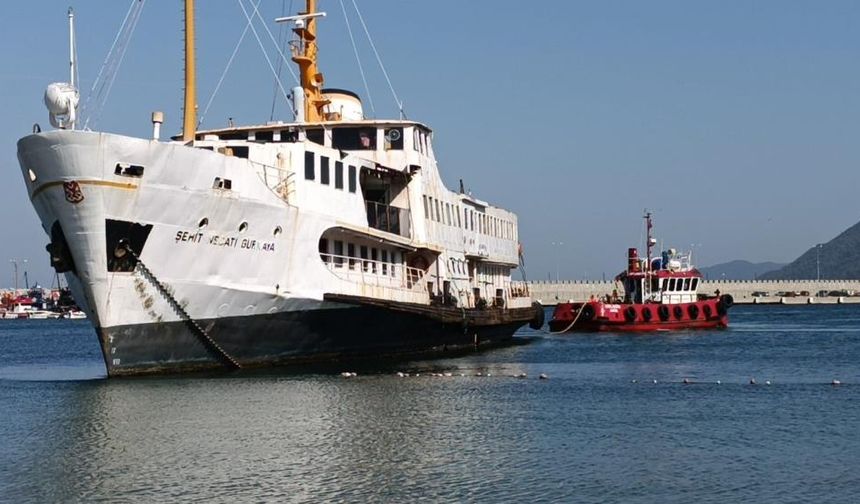 Karaya oturan vapur restoran, nefesleri kesen operasyonla kurtarıldı