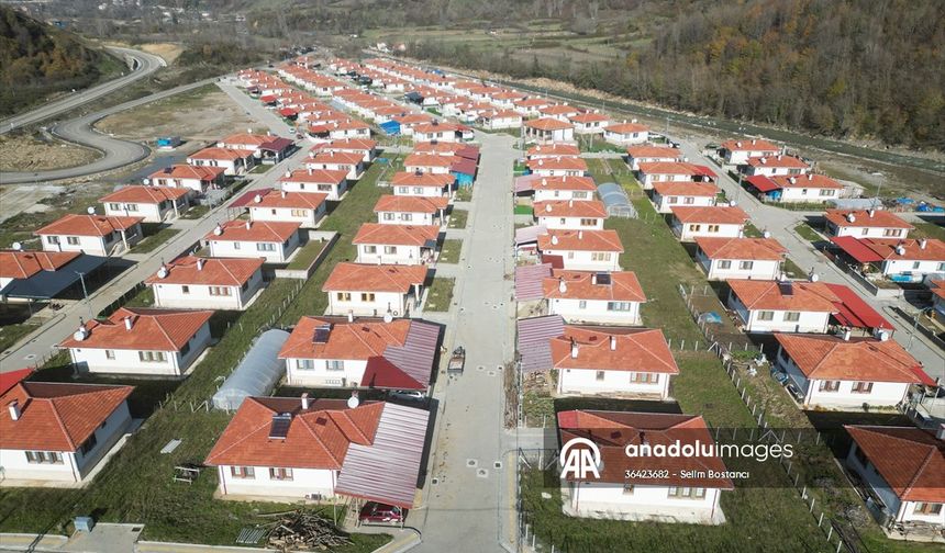Bartın'da baraj için evlerini boşaltan vatandaşlar, TOKİ konutlarında köy hayatı yaşıyor