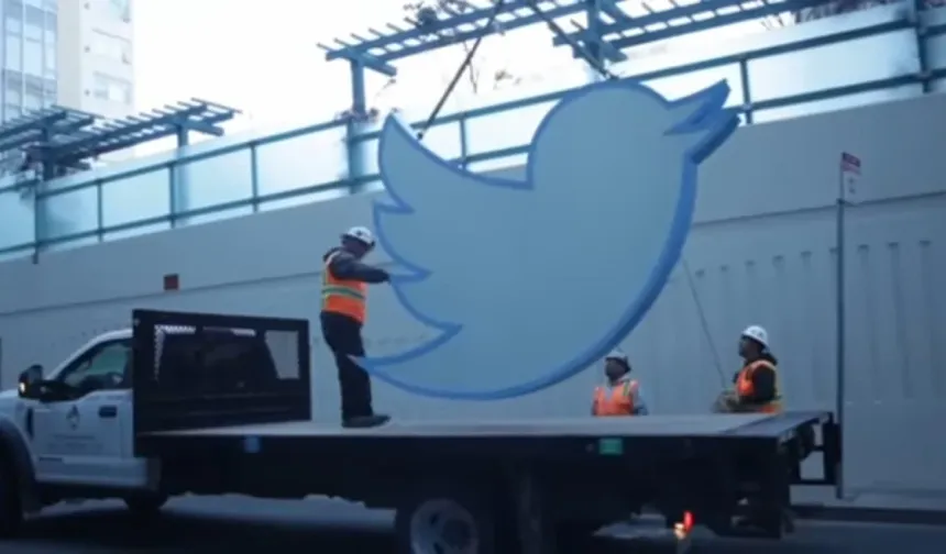 Twitter merkez ofisindeki dev kuş logosu açık artırmaya çıktı