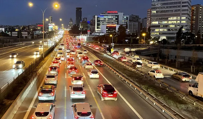Şubatta trafiğe 136 bin 810 aracın kaydı yapıldı