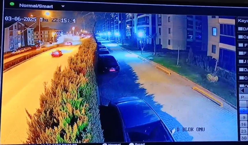 3 aracın karıştığı zincirleme kaza kamerada: 2 yaralı