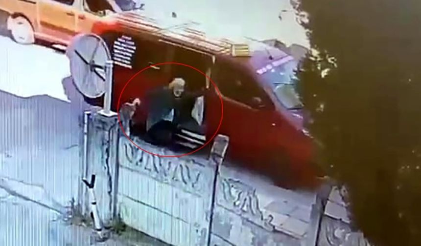 Dolmuştan inmek istedi, araç hareket edince sürüklendi