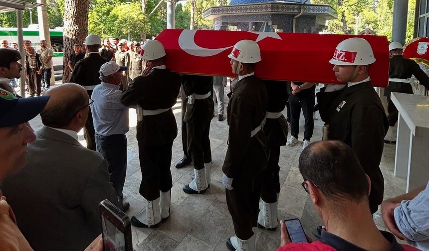 Denizli gazisine askeri törenle veda etti