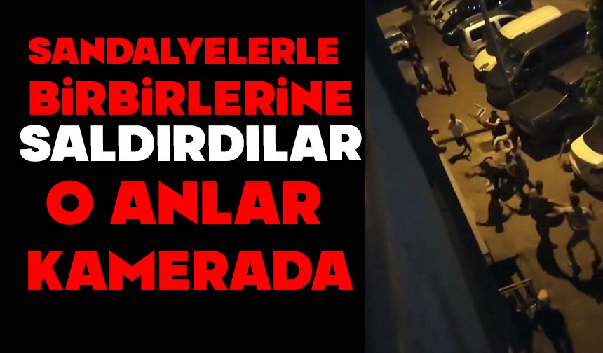 Sandalyelerle birbirlerine öldüresiye saldırdılar
