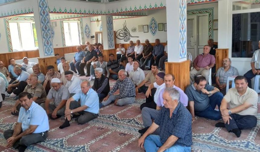 Devrek'te vatandaşlar aşure programında bir araya geldiler