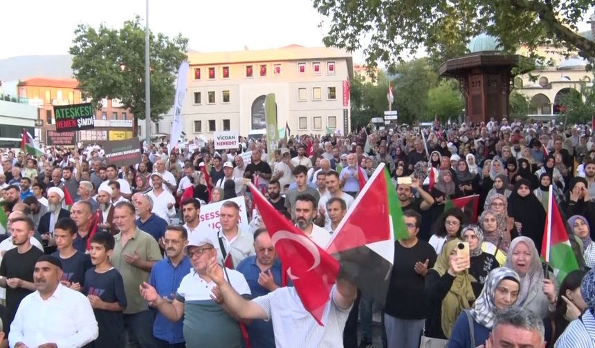 Bursa'da yüzlerce kişi Gazze için yürüdü