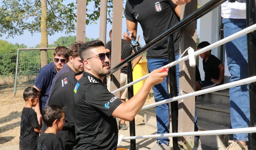 Düzceli Beşiktaşlılar köy okulunu boyayıp spor alanları yaptı