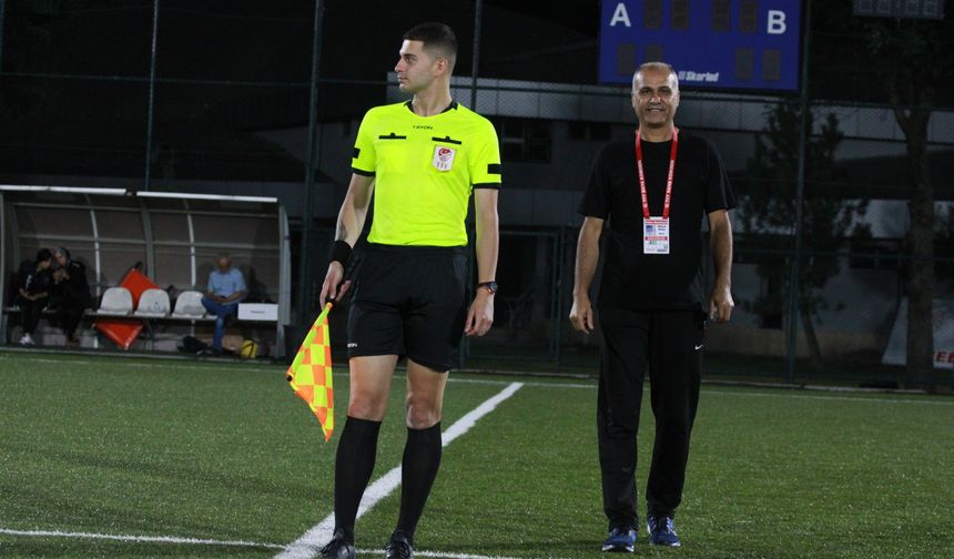 Baba Oğul Aynı Sahada: Cüneyt ve Nihat Ulaş’tan Futbola Örnek Katkı