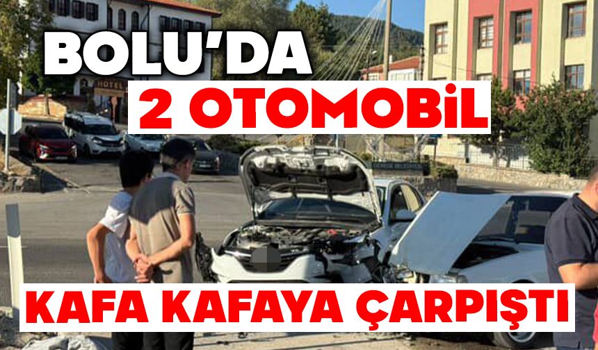 2 otomobil kafa kafaya çarpıştı
