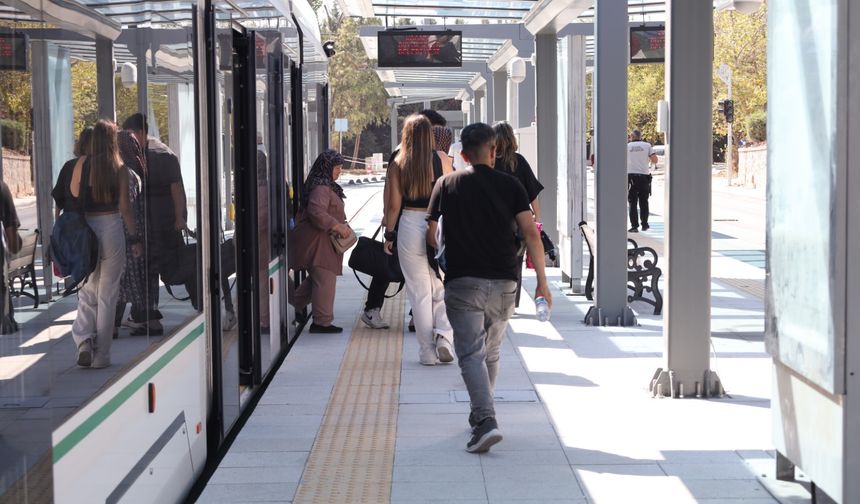 Tramvay hattı bölgeye nefes aldırdı
