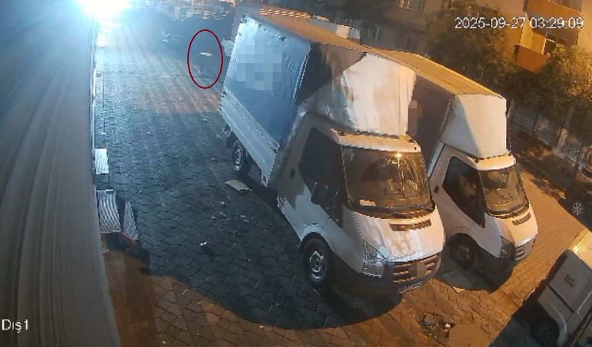 Sultangazi’de kardeşine para vermeyen abinin arabası kül oldu