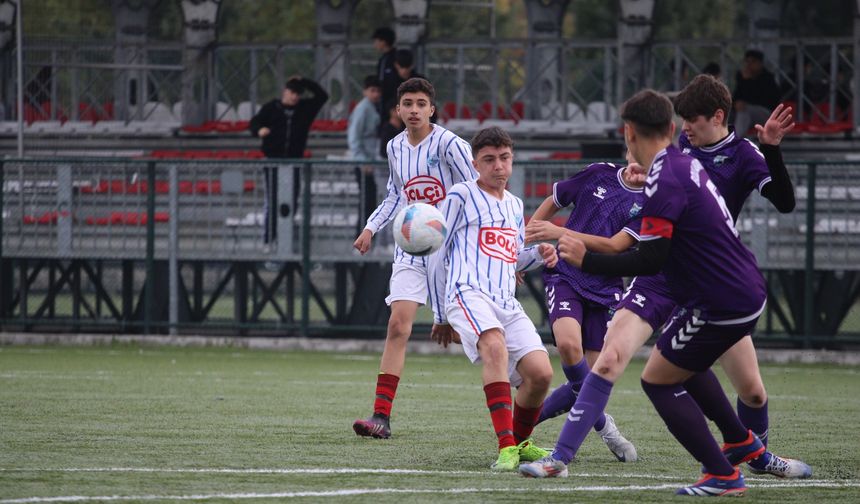 Kıbrıscıkspor 3 Puanı 4 Golle Aldı
