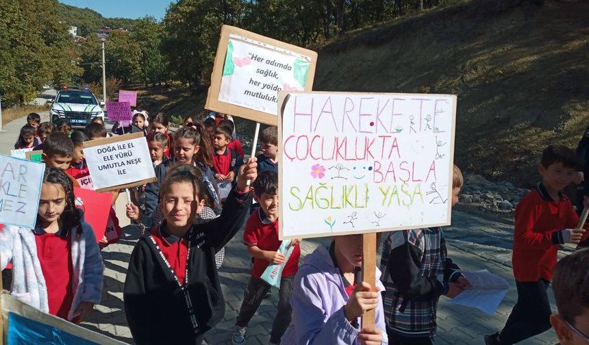 Öğrencilerden sağlıklı yaşam için farkındalık yürüyüşü
