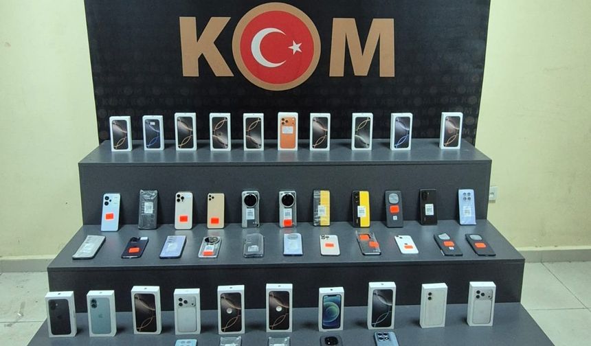 Kocaeli'de 3 milyon TL'lik gümrük kaçağı telefonlar ele geçirildi