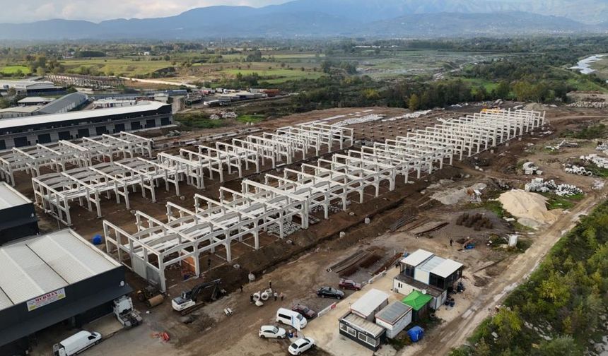 Sanayi sitesinde çalışmalar hız kesmeden devam ediyor