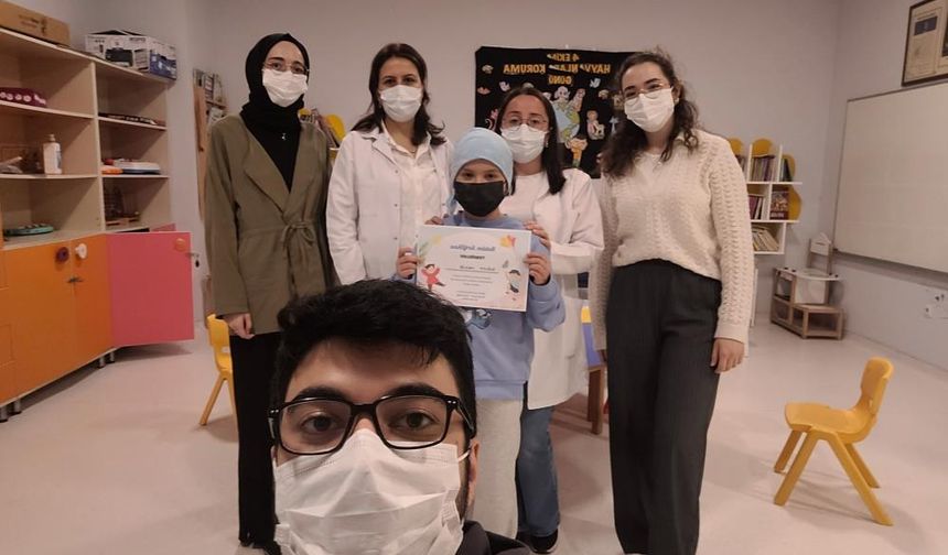 SAÜ gönüllüleri onkoloji servisinde çocuklara umut oluyor