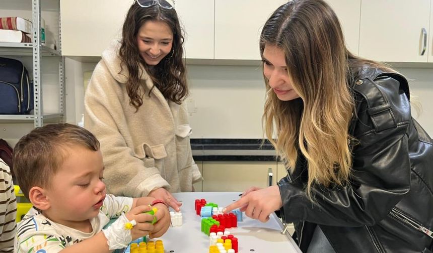 Şifa oyuncakları ve Oyun ablam projeleriyle minik kalplere dokundular