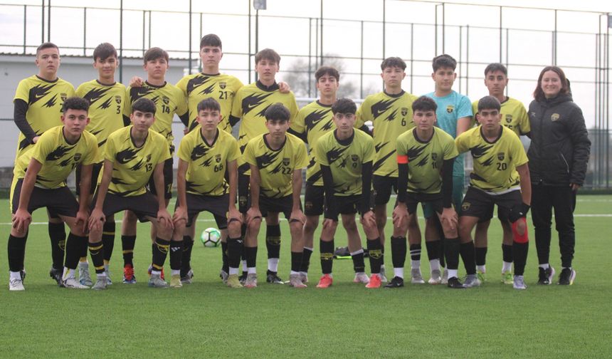 Esrasoysalspor Nefes Kesen Maçta Kıbrıscıkspor’u Mağlup Etti: 2-1