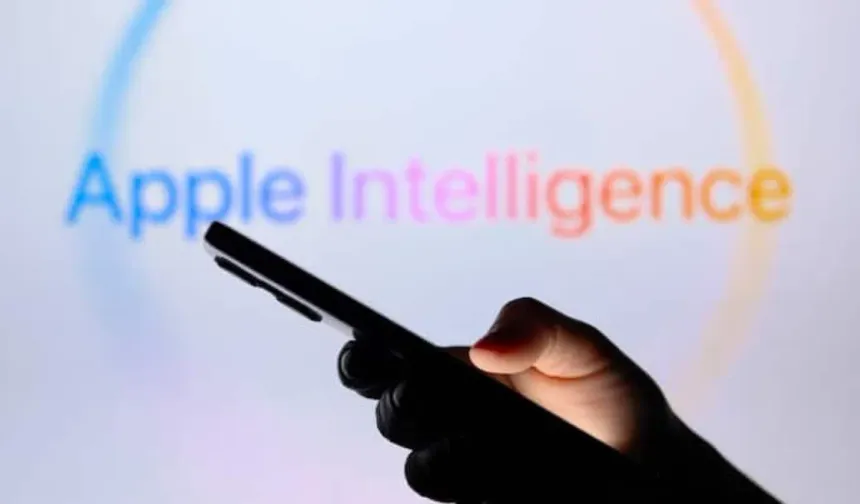 Apple, yapay zeka destekli Siri için Google'a yılda 1 milyar dolar ödeyecek