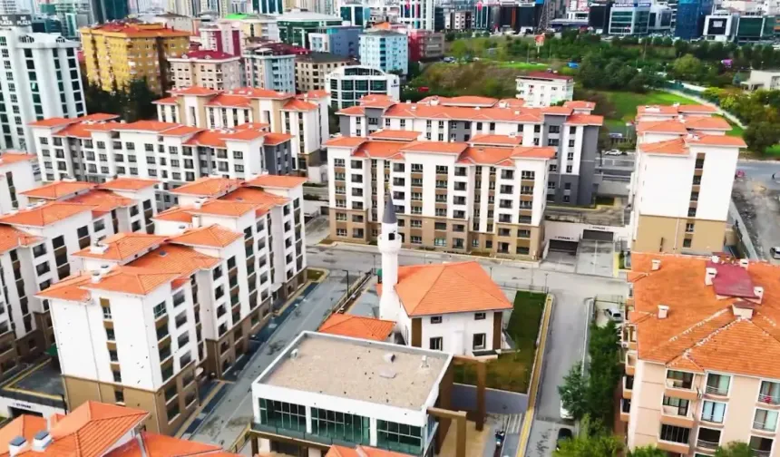 İstanbul'da kentsel dönüşümü tamamlanan konut ve iş yerleri teslim ediliyor