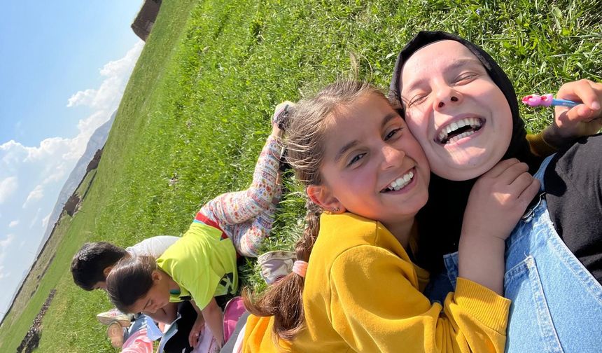 Çalıkuşu Ruhunu Yaşatan” BAİBÜ Mezunu Genç Öğretmen, Köy Okulunu Baştan Aşağı Yeniledi