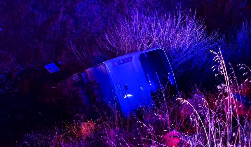 Siirt’te işçileri taşıyan otobüs devrildi: 17 yaralı