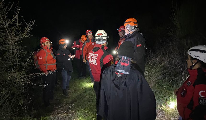 Alzheimer hastası yaşlı adamı arama çalışmaları gece de devam ediyor