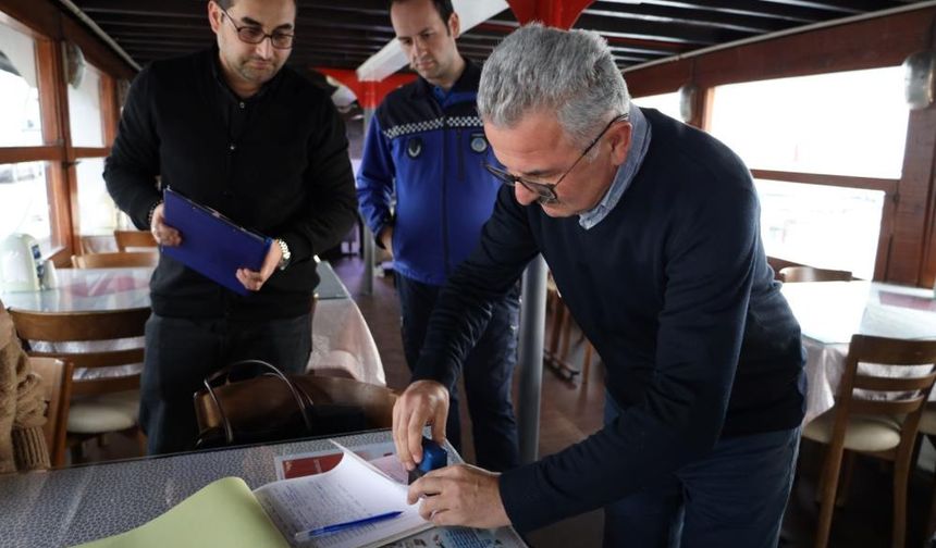 Zabıtadan balıkçı teknelerine yılbaşı denetimi