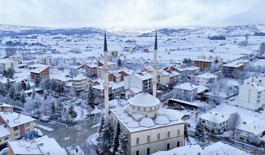 Kastamonu'da kar ilçeleri beyaza bürüdü