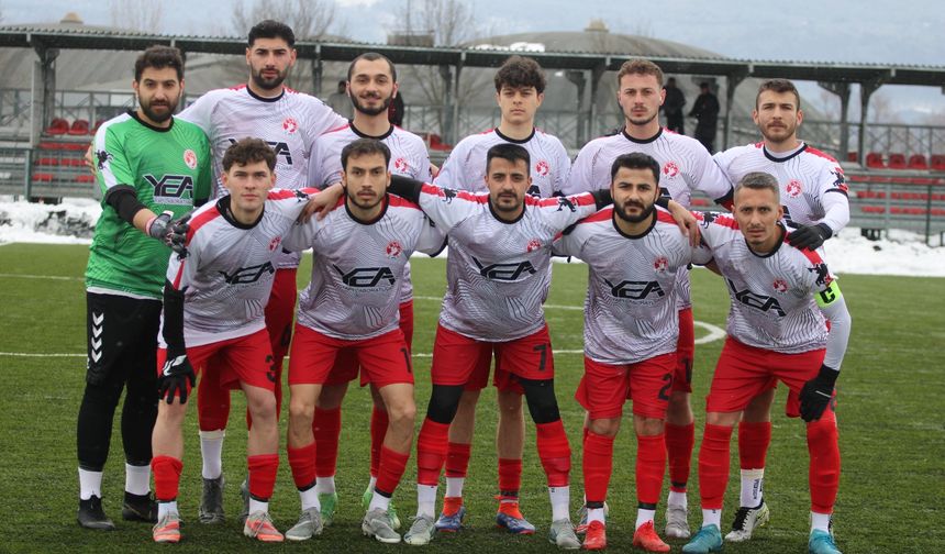 Ligde hedefleri olan iki iddialı ekip Dörtdivanspor ile Sebenspor kozlarını paylaştı