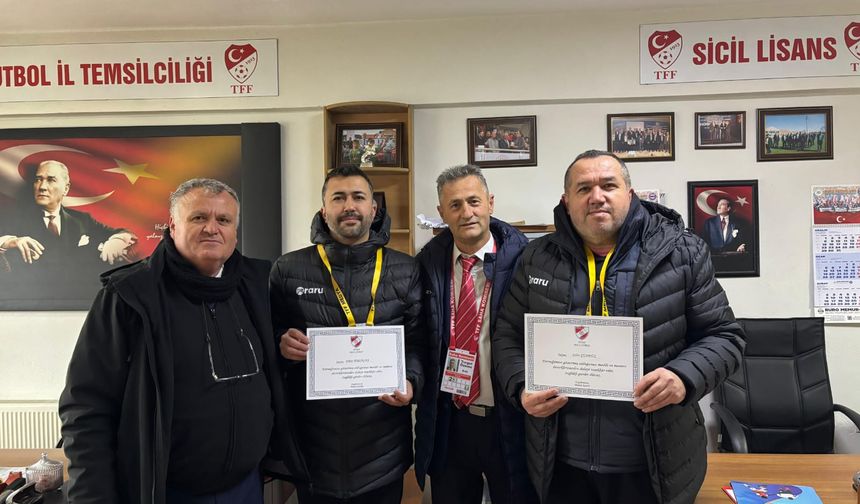 Turgut Özmen’den Gazetemiz Muhabirlerine Anlamlı Ödül