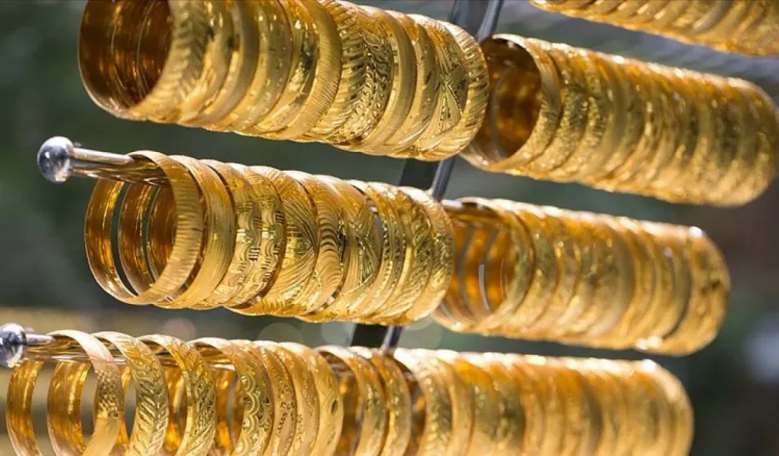 Haftanın ilk gününde altın tarihi zirvesine çıktı