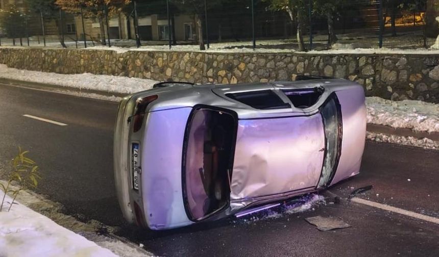 Devrilen otomobilde 1 kişi yaralandı