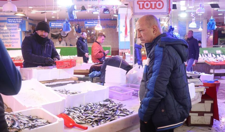 Tezgahlar istavritle doldu: Fiyatlar dibi gördü