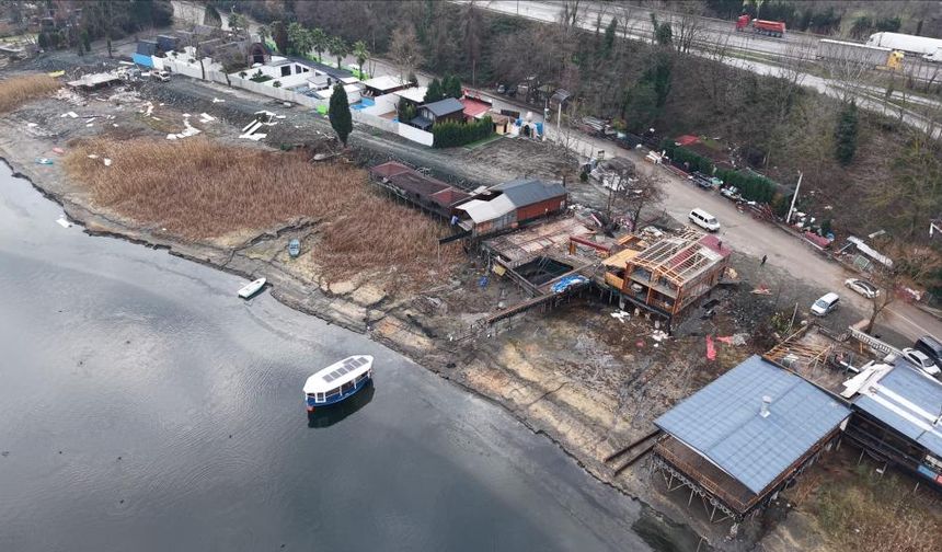 Sapanca Gölü'ndeki kaçak yapılar için ekipler sahaya iniyor