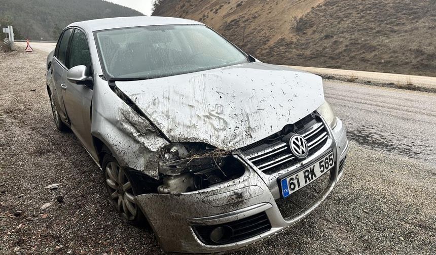 Kayak merkezine gitmek için yola çıkan aile kaza yaptı: 3 yaralı