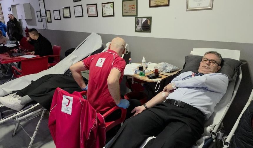 İlkokulda kan bağışı kampanyasına destek